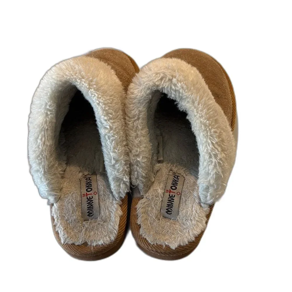 Minnetonka Kids’ Carefree Scuff Slipper Slide GUC. Size 1